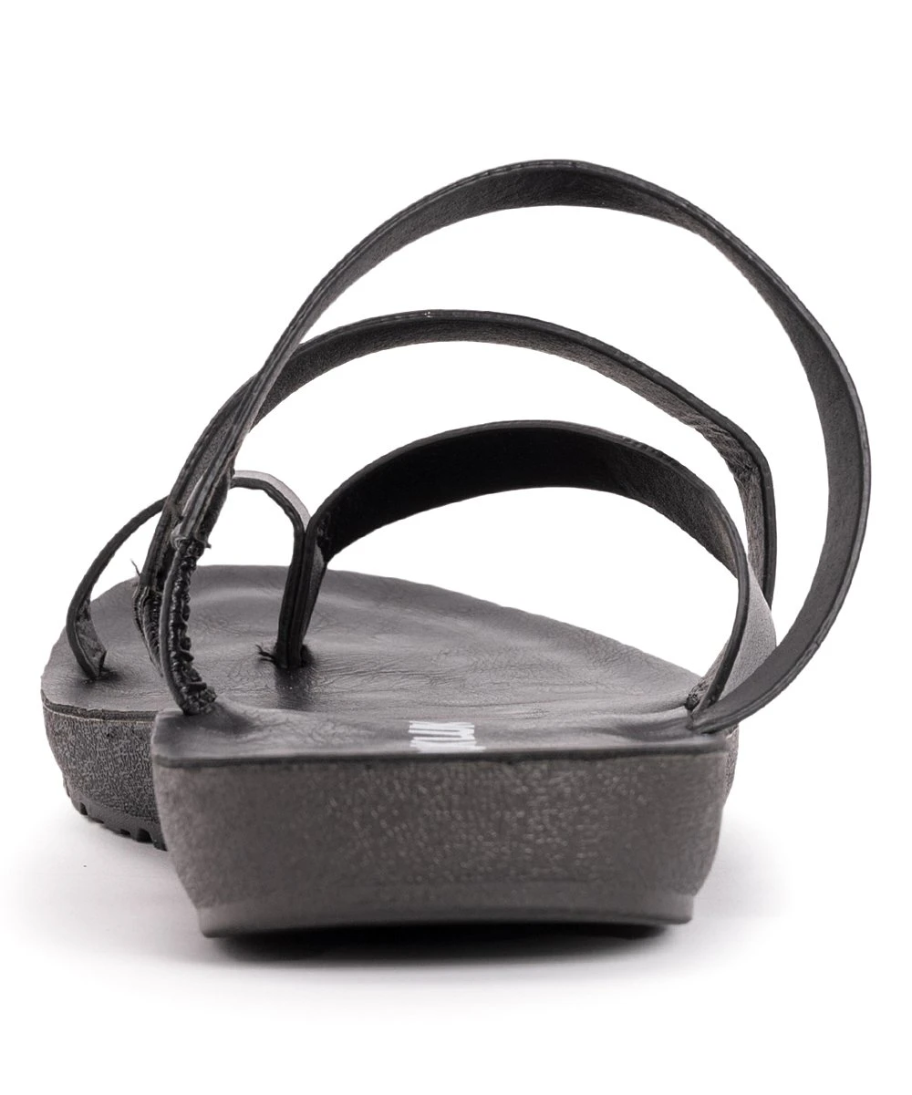 Deals ???? MUK LUKS Black About Town Toe-Loop ???? Sandal - ???? Women ???? 3 Deals ???? MUK LUKS Black About Town Toe-Loop ???? Sandal - ???? Women ???? - Image 3