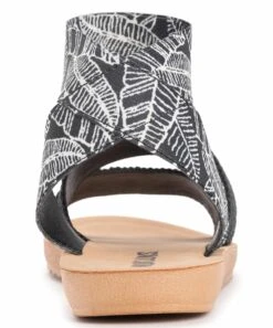 Hot Sale ???? MUK LUKS Black & White Leaf About Me ???? Sandal - ???? Women ???? 7 Hot Sale ???? MUK LUKS Black & White Leaf About Me ???? Sandal - ???? Women ???? -MUK LUKS SHOP zu103098699 alt 2 tm1645624336
