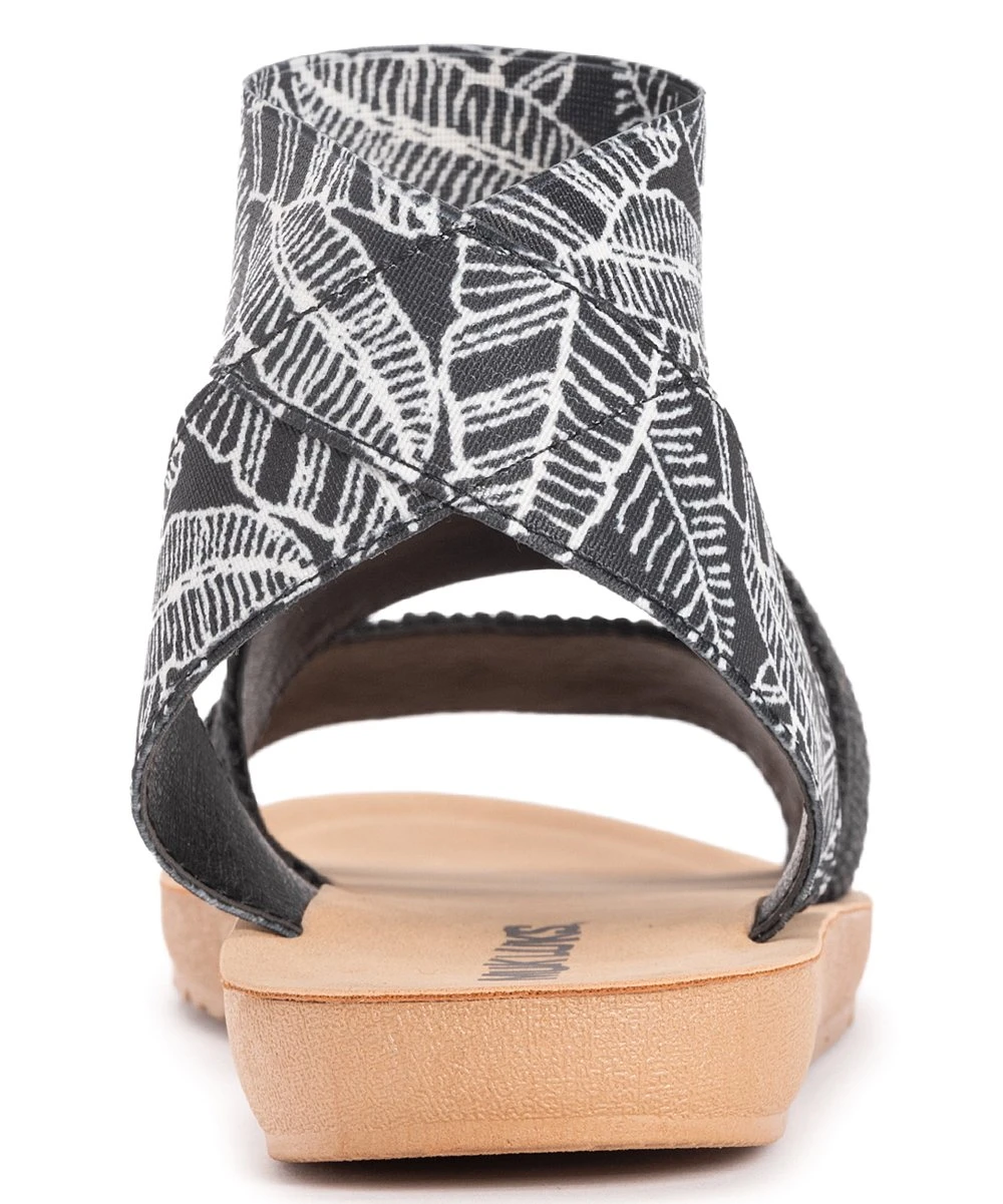 Hot Sale ???? MUK LUKS Black & White Leaf About Me ???? Sandal - ???? Women ???? 3 Hot Sale ???? MUK LUKS Black & White Leaf About Me ???? Sandal - ???? Women ???? - Image 3